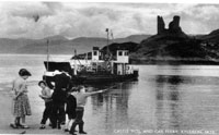 Circa 1955 - A four car turntable ferry, ferryman Dave Robertson with children fishing - Ann Nicolson, Susan ?, Roderick MacLean and Richard ? (with fishing rod)
Susan and Richard were regular visitors to Mr and Mrs Smith, 16 Kyleside