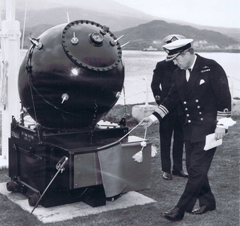 24th April 1982 - The Ceremony to Commemorate the Officers and Men of HMS Trelawney and 1st Minelaying Squadron
					at the Lochalsh Hotel, Kyle.