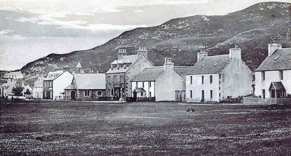 Kyleakin village in 1900s - Please hover to see present day.