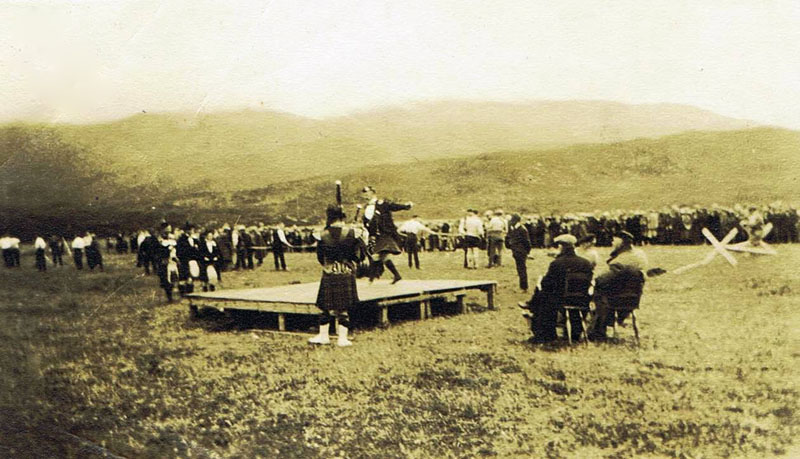 Circa 1920/30's - Kyleakin Highland Games:
Note the crowds on the touchline