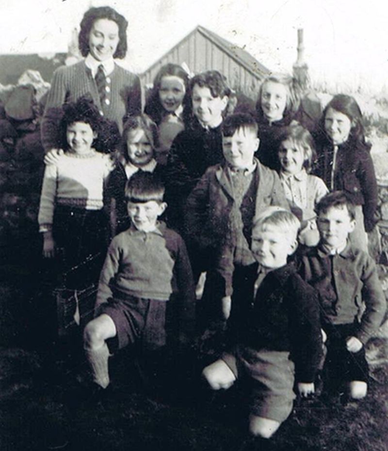 Kyleakin Public  School - Wee Room - circa 1948 - Teacher Johan Montgomery
Back row: Mary Ross, Donald John Maclaine, Mary Ellen Macintosh, Anna Belle Robertson
Middle row: Pamela Smith, Joan Macpherson, Ian Macrae, Ishbel Henderson
Front row: Hector Grant, Bruce Dargavel, John Macrae.