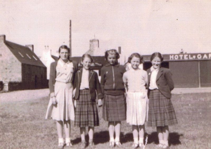 Schoolgirls on Corran Kyleakin circa 1955
Chrissie Morrison, Marie MacPherson, Ann Grant, Ann Graham, Ann Nicolson.