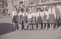 Kyleakin Public School Choir at Portree Mod 1948
Back row: Leslie MacColl (hair only), Lachie Robertson, Jimmy Urquhart, Stanley Robertson, Hilton Grigor, Billy MacKay, 
Harvey Grigor, Howard Grigor, John Ross
Front row: Mary Ellen MacIntosh, Mary Ross, Katherine Barrie, Joan MacPherson, Mary MacPherson, Pamela Smith, 
Anna Belle Robertson, Nancy Iley.